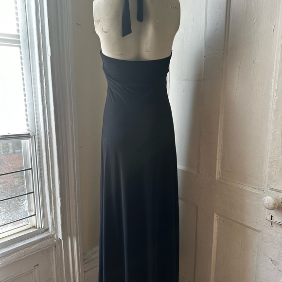 Elegant Black Halter Neck Dress - Picture 2 of 10